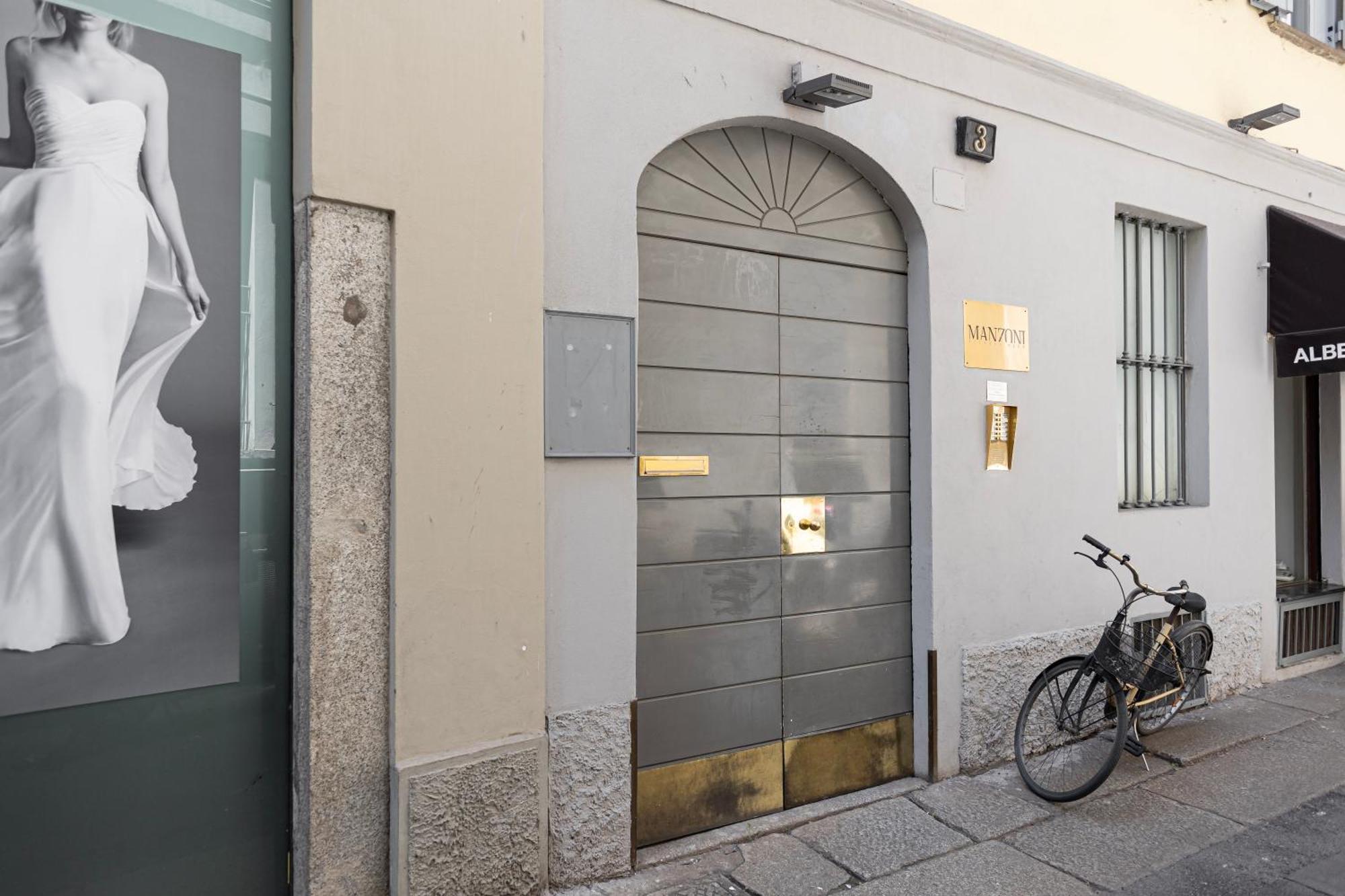 Elegante Bilocale In Montenapoleone - Brera Милано Екстериор снимка